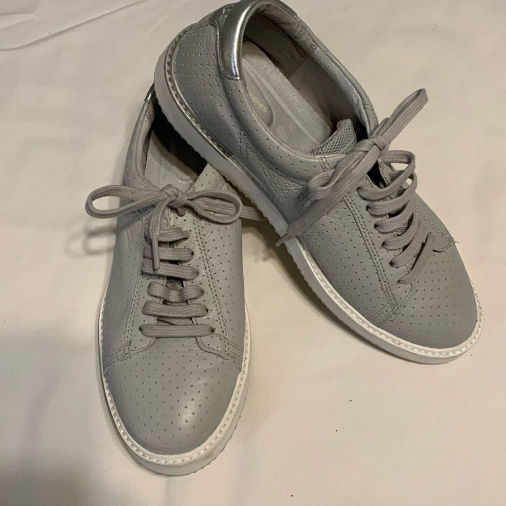 Hush Puppies Sabine Bounce Plus Size 11 gray sneakers (worn once)